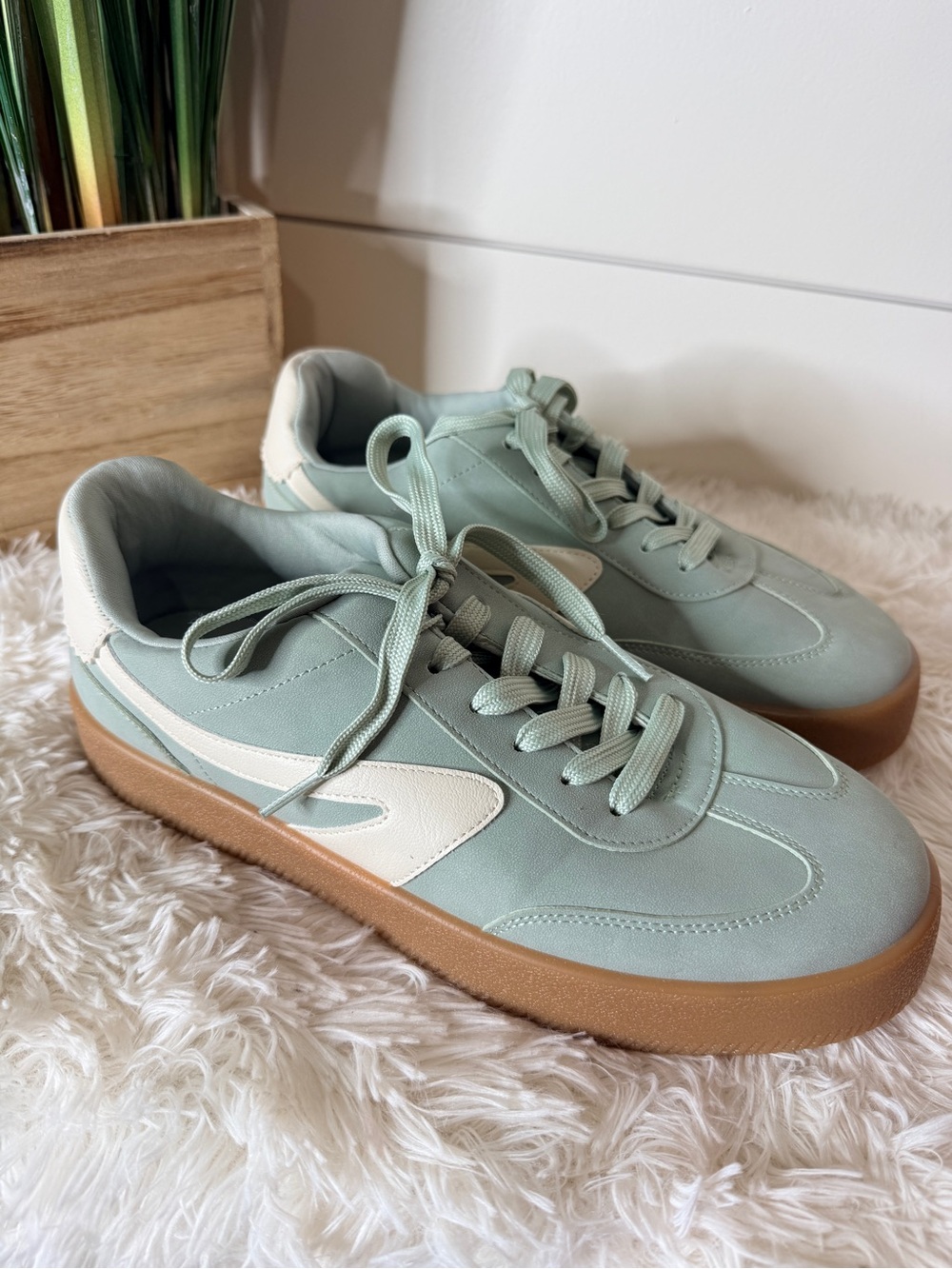 DV by Dolce Vita Russo Faux Leather Platform Retro Lace Up Sneakers Mint Size 8 - Picture 5 of 10